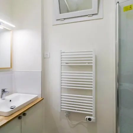 Appartamento Au Cœur Des Batignolles -bail Mobilité - 1 Parigi